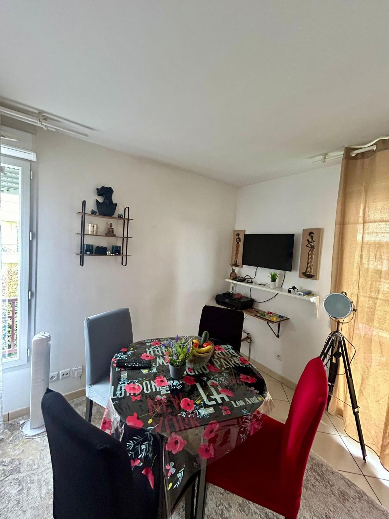Heyzie Apartment ปงโตล-กงโบล ภายนอก รูปภาพ
